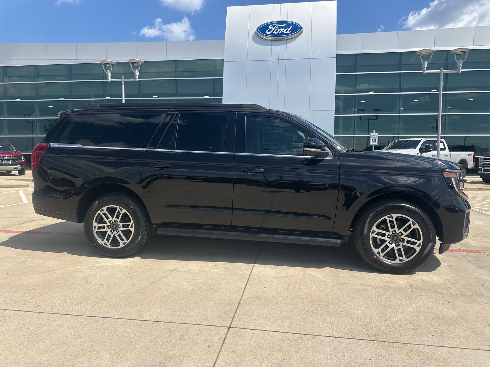 New 2025 Ford Expedition Max Active RWD image 2