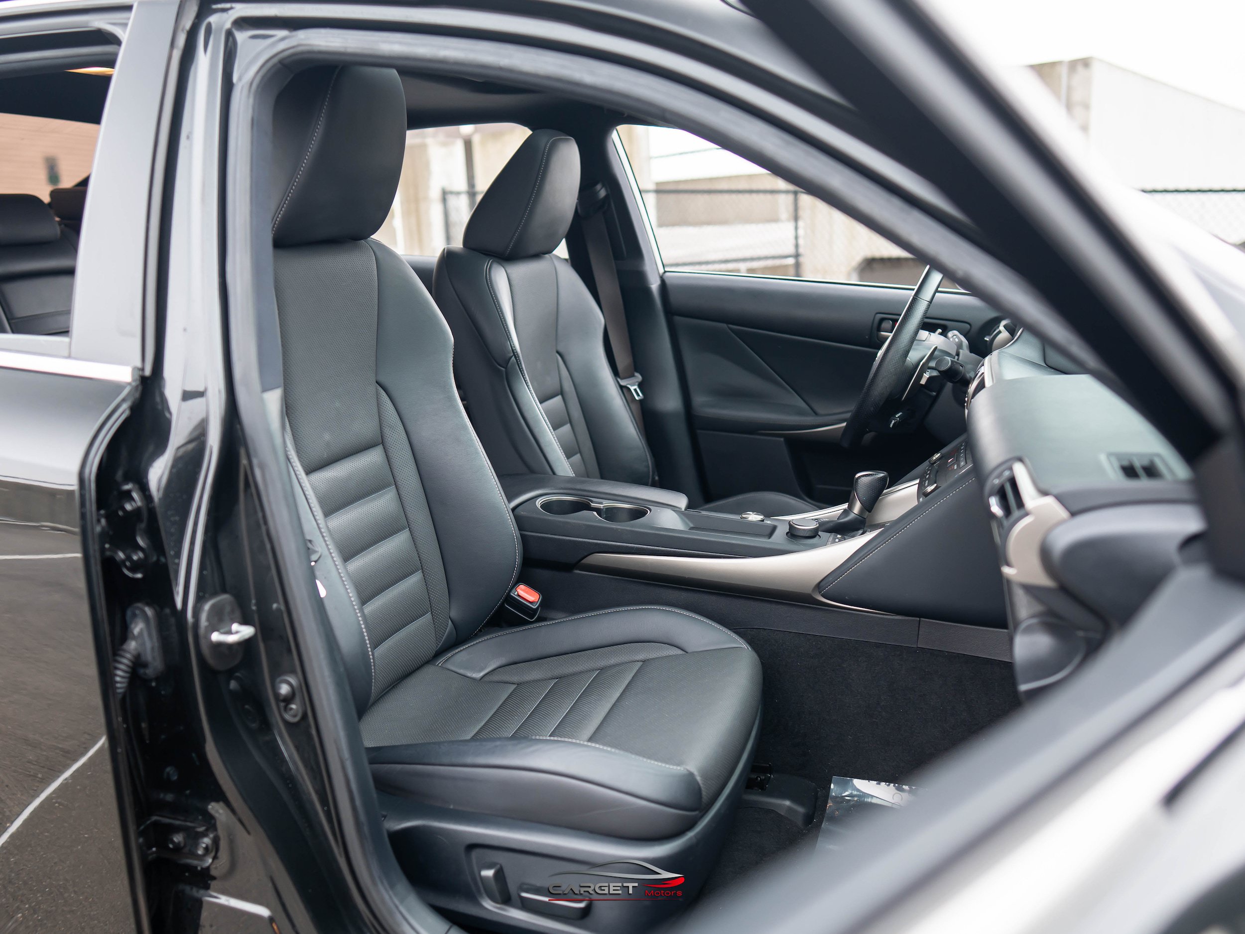 Used 2019 Lexus IS 300 F Sport w/ F Sport Package RWD image 17