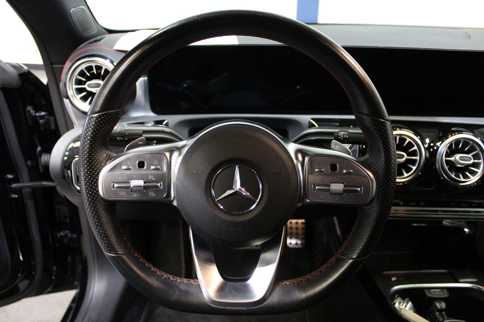 Used 2021 Mercedes-Benz CLA 250 image 26