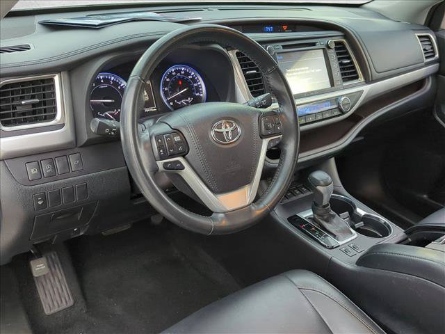 Certified 2017 Toyota Highlander XLE AWD/4WD image 10