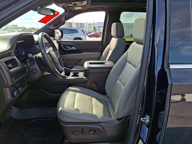 Used 2022 Chevrolet Suburban LT w/ Luxury Package AWD/4WD image 13