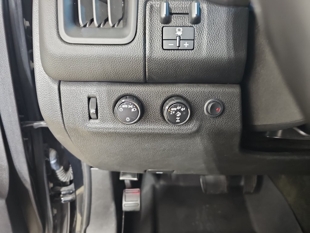 Used 2018 Chevrolet Colorado ZR2 AWD/4WD image 30