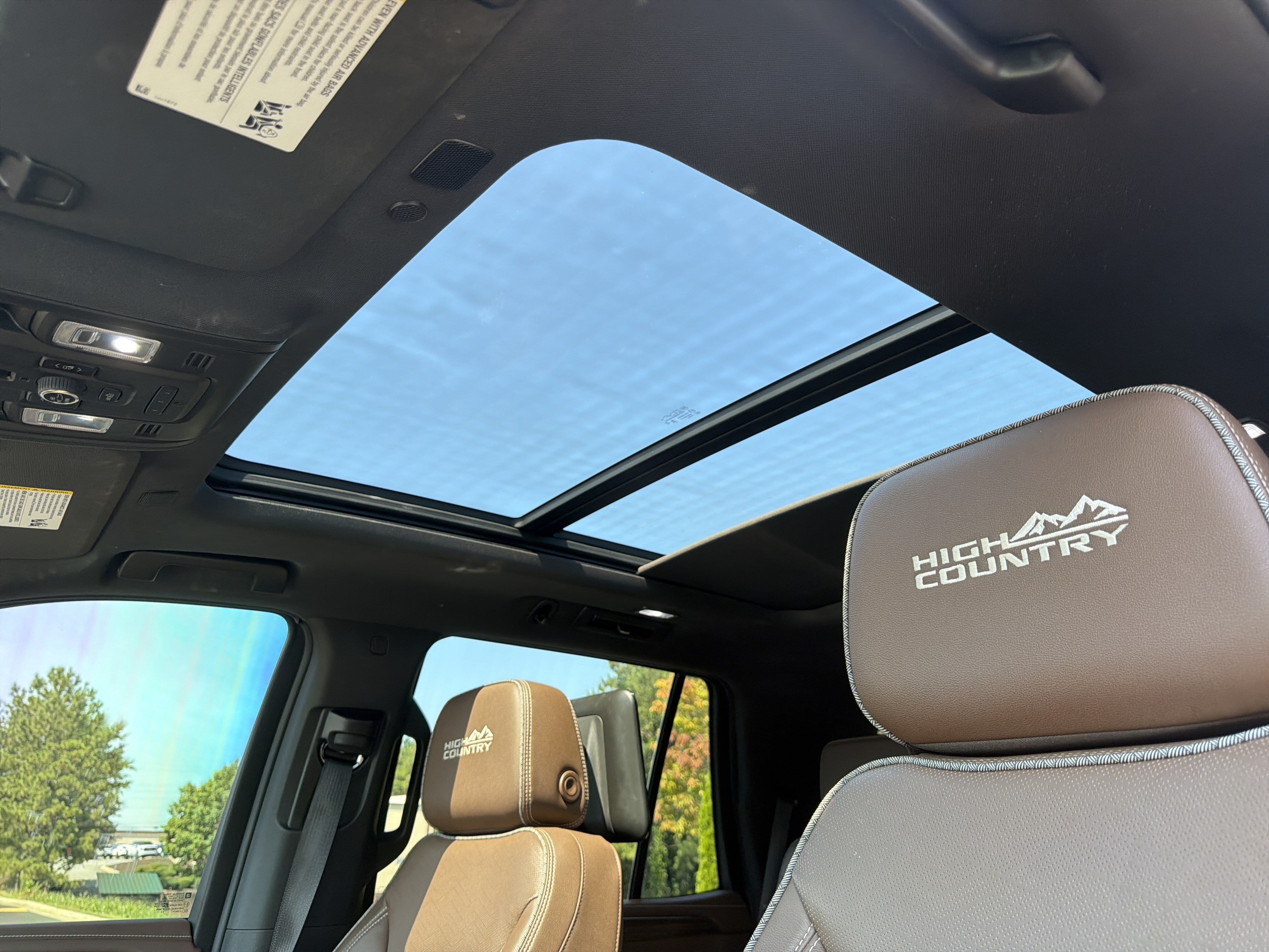 Used 2023 Chevrolet Tahoe High Country w/ Advanced Technology Package AWD/4WD image 8