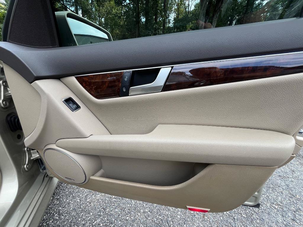 Used 2012 Mercedes-Benz C 300 4MATIC Sedan image 41