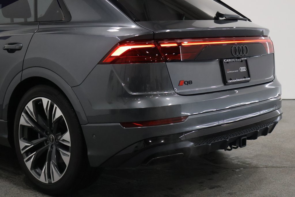 Certified 2025 Audi Q8 Prestige image 10