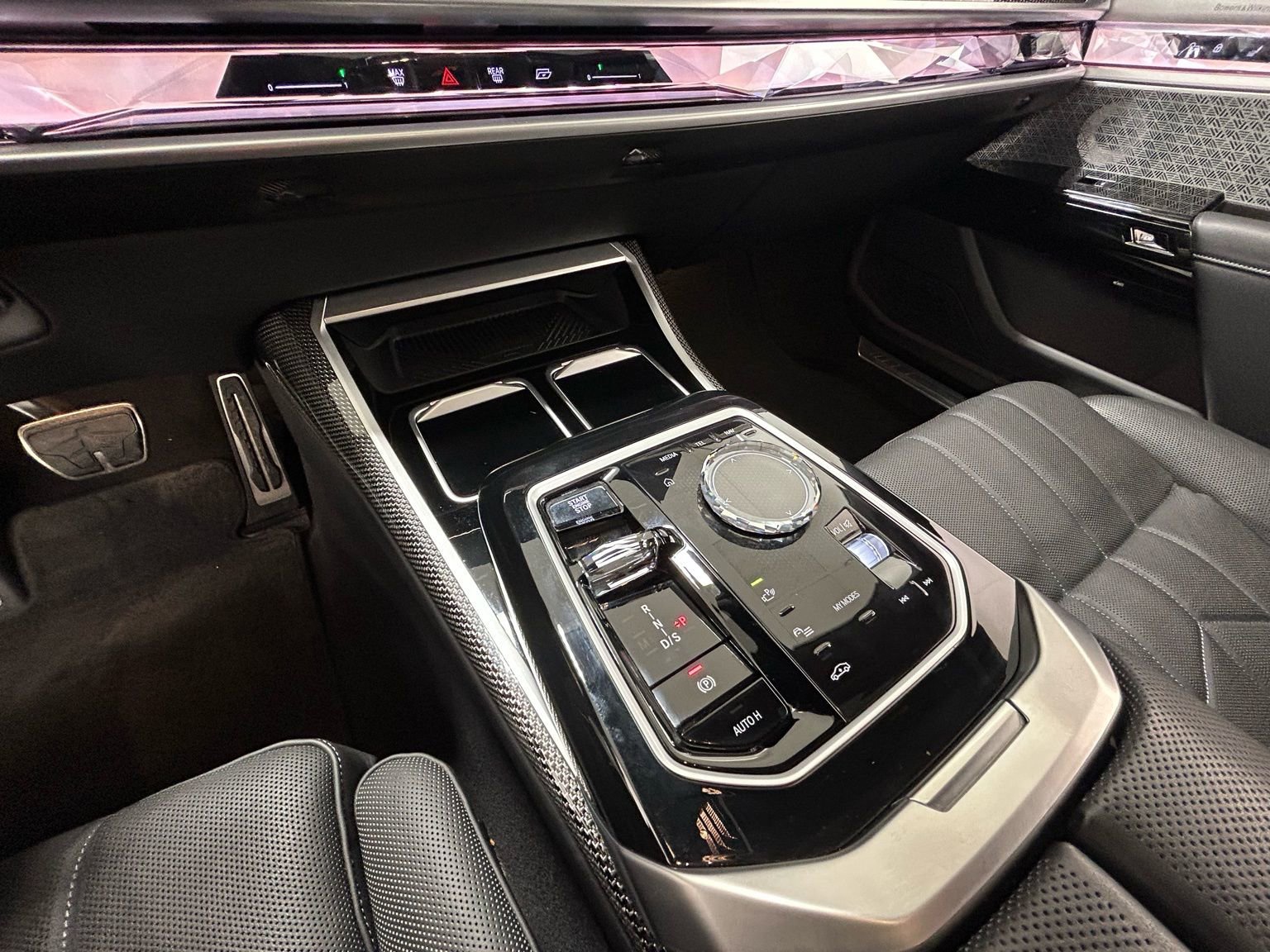 Used 2023 BMW 760i xDrive AWD/4WD image 22