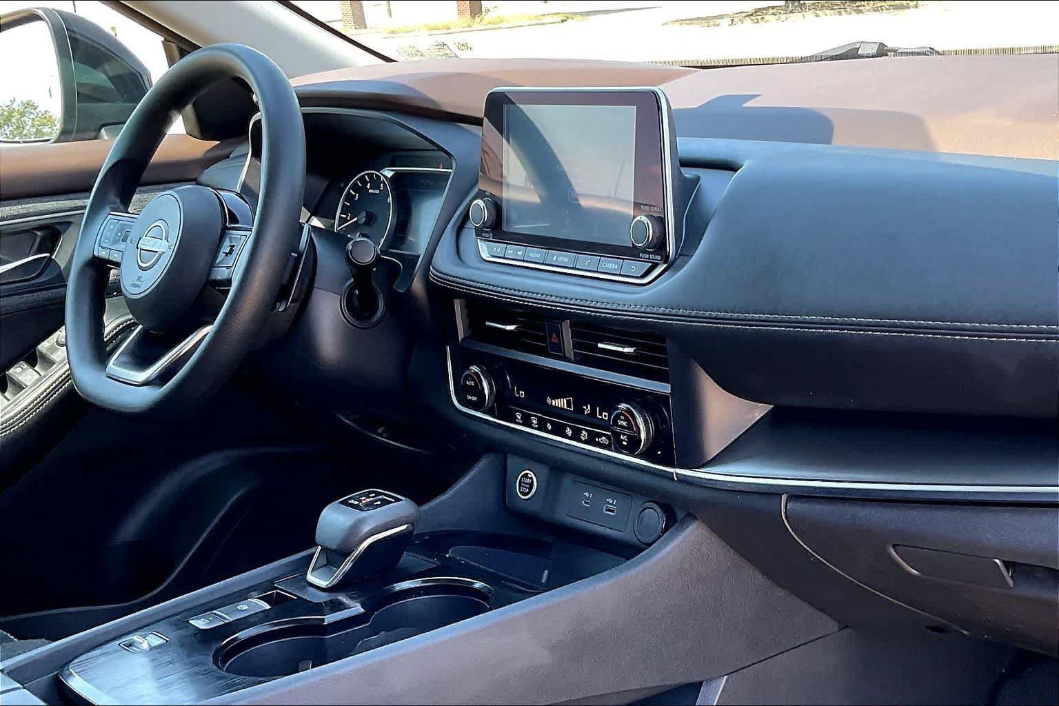 Used 2023 Nissan Rogue SV FWD image 22