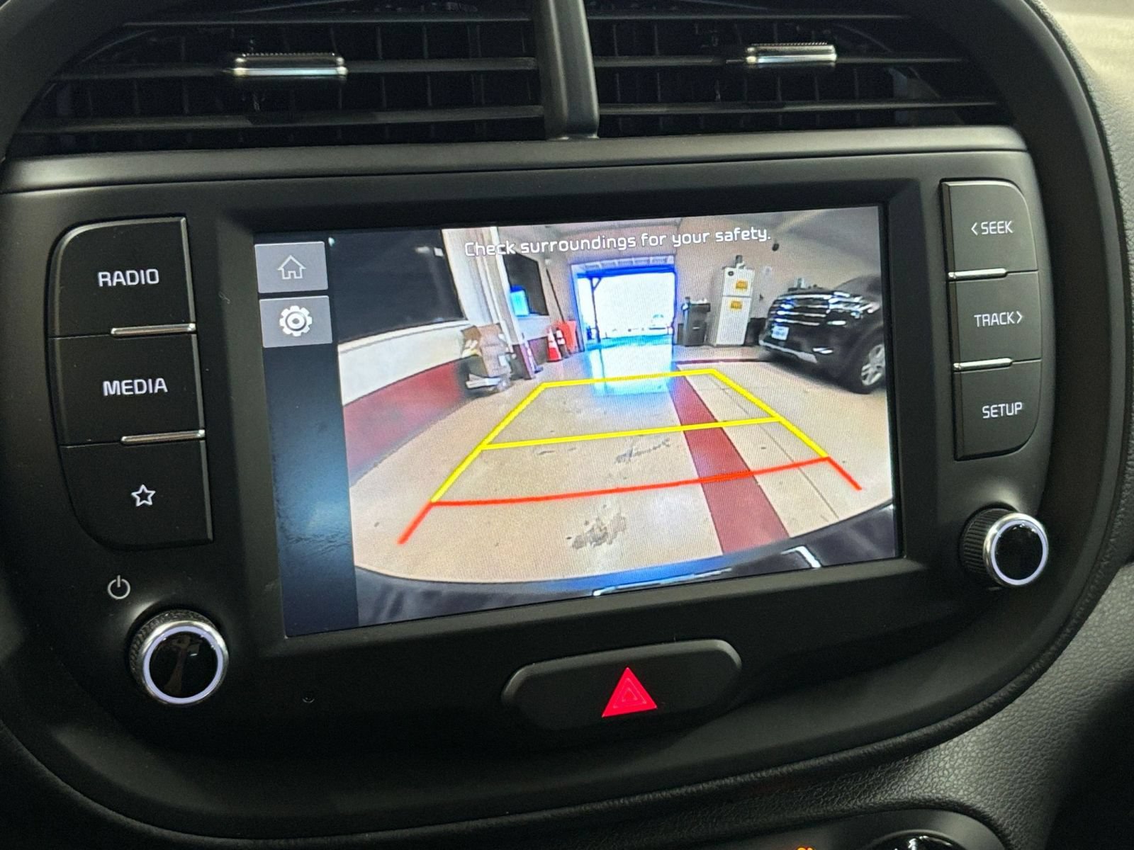 Used 2025 Kia Soul LX w/ LX Technology Package FWD image 21