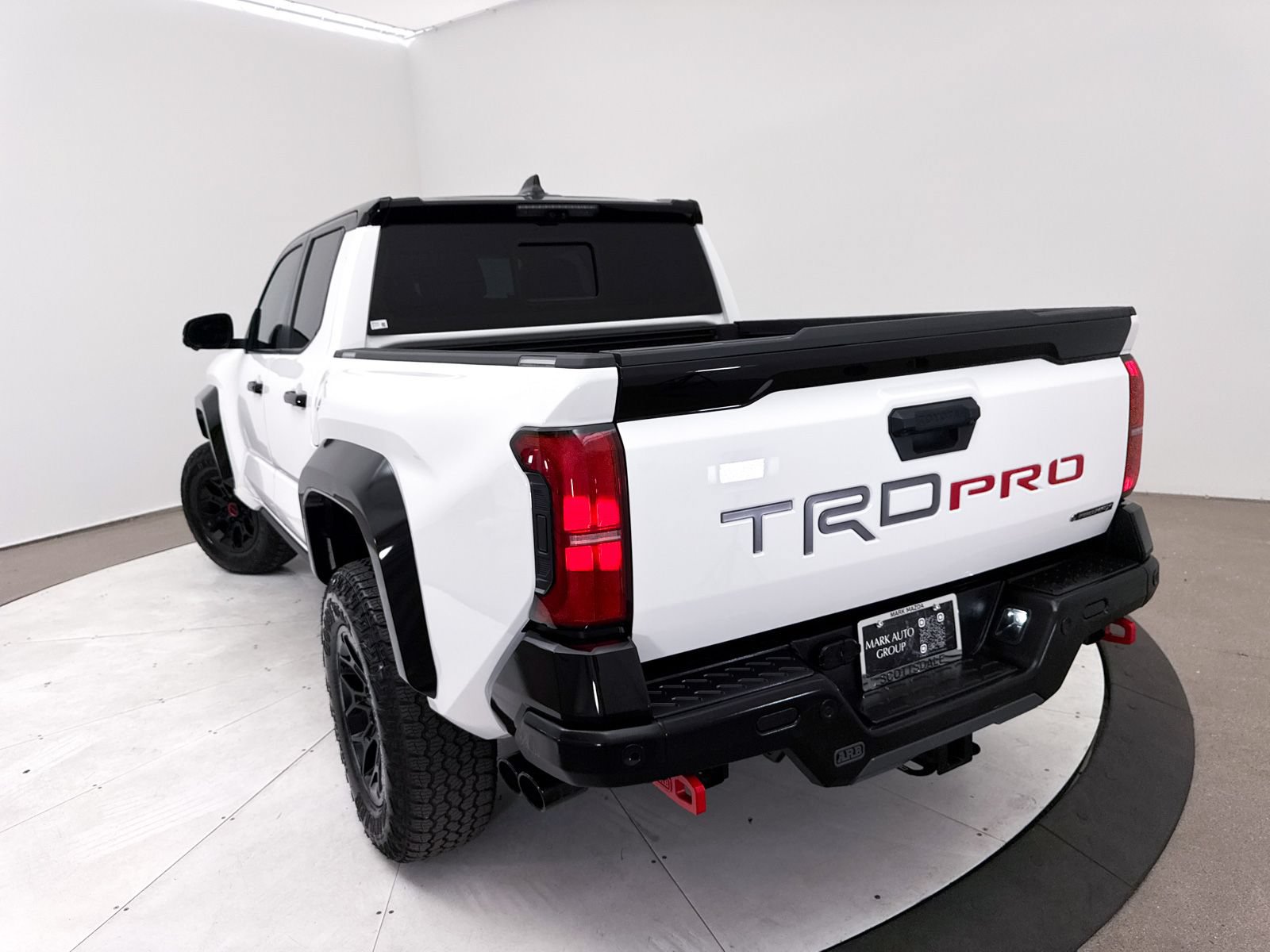 Used 2025 Toyota Tacoma TRD Pro AWD/4WD image 8
