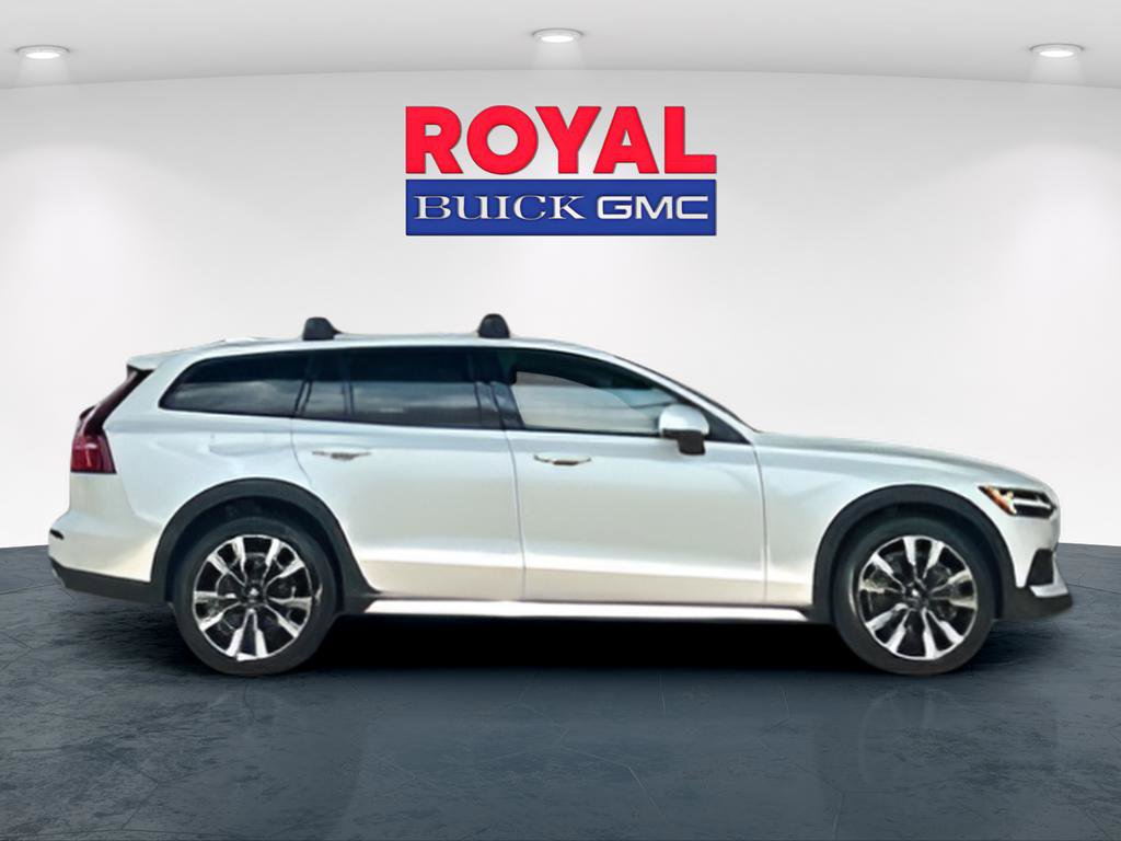 Used 2024 Volvo V60 B5 Cross Country Ultimate w/ Protection Package Premier
