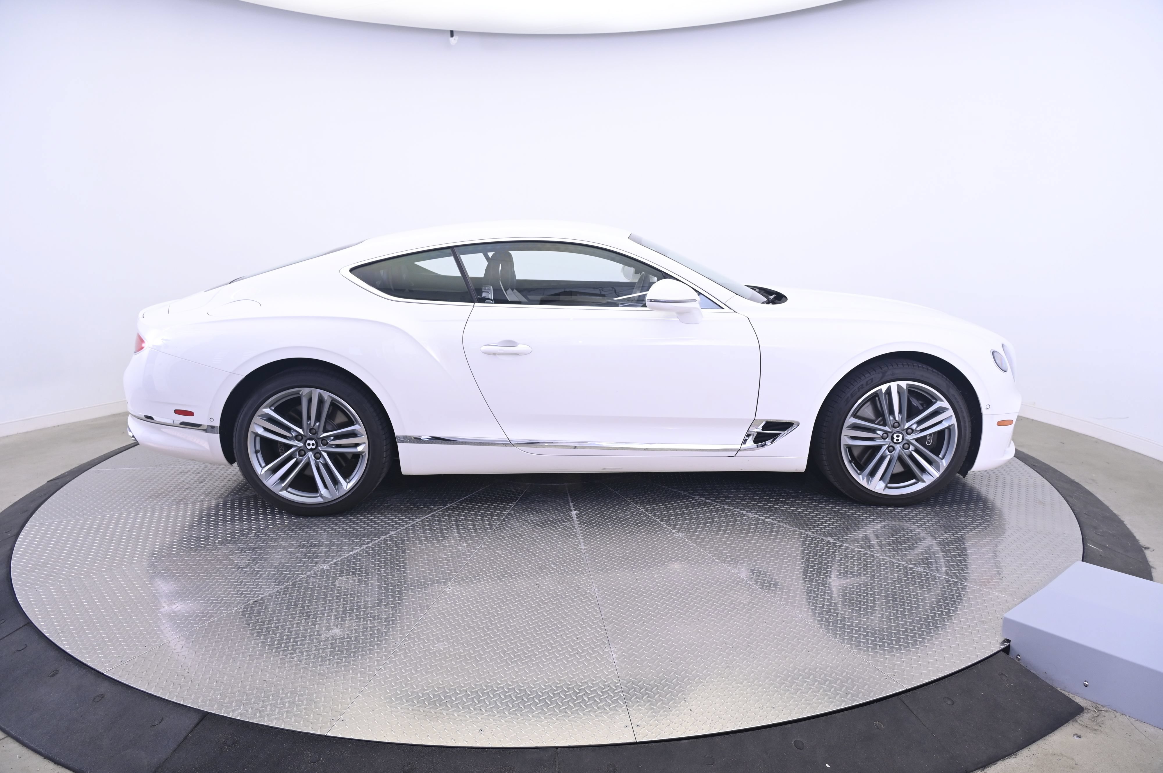 Used 2021 Bentley Continental GT AWD/4WD image 8