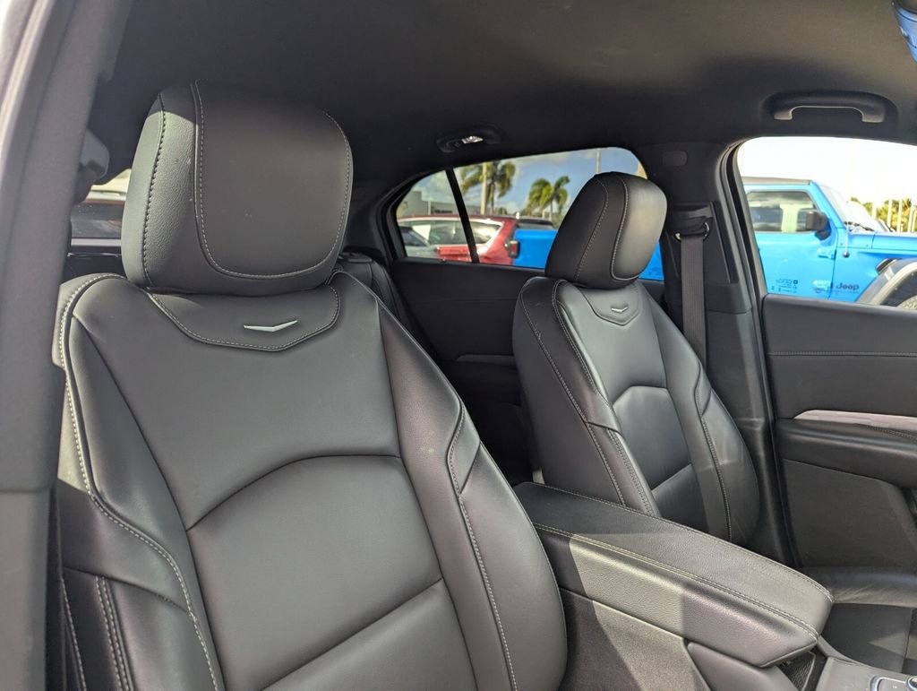 Used 2024 Cadillac XT4 Premium Luxury image 11