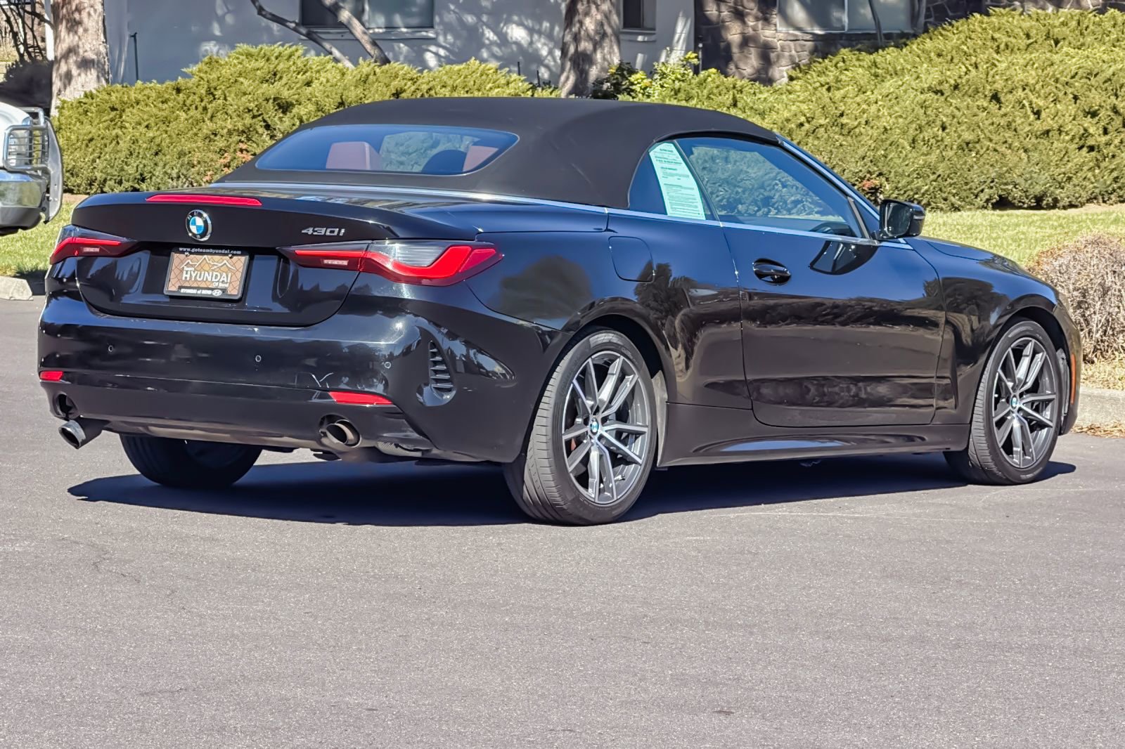 Used 2024 BMW 430i Convertible image 4