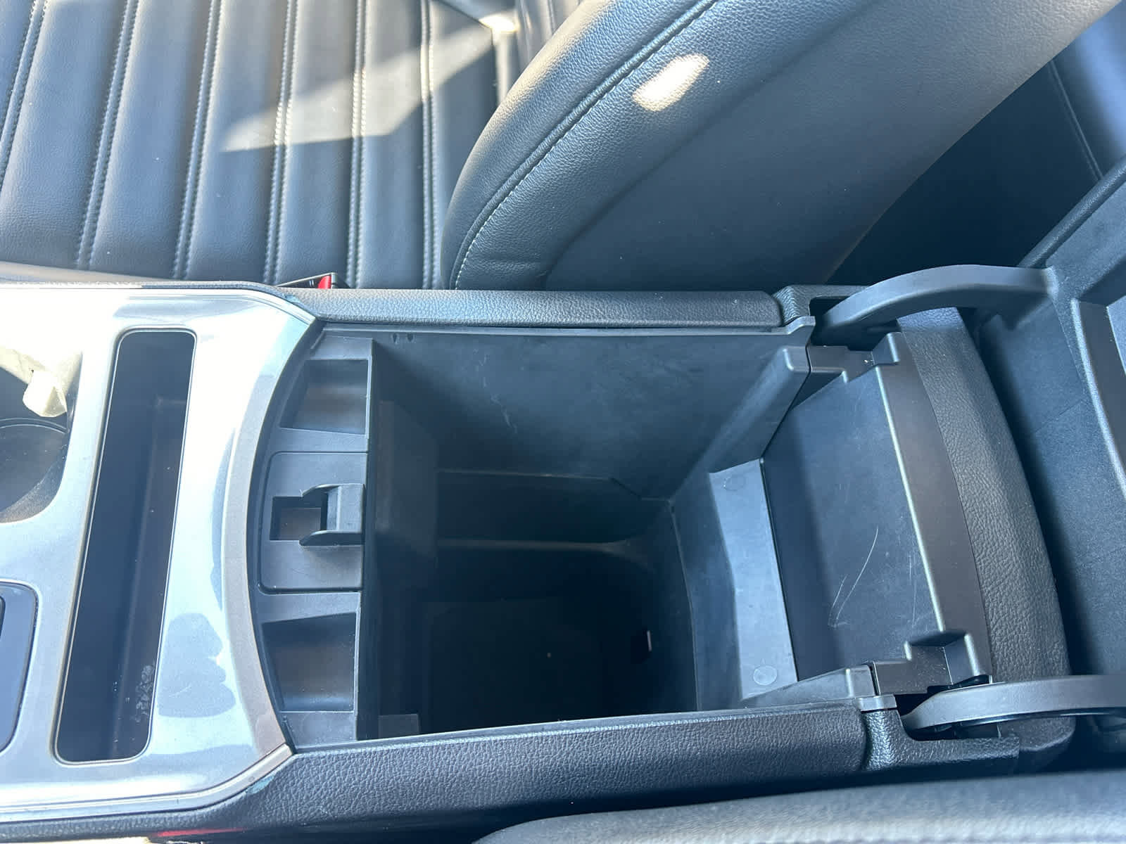 Used 2023 Ford Edge SEL image 42