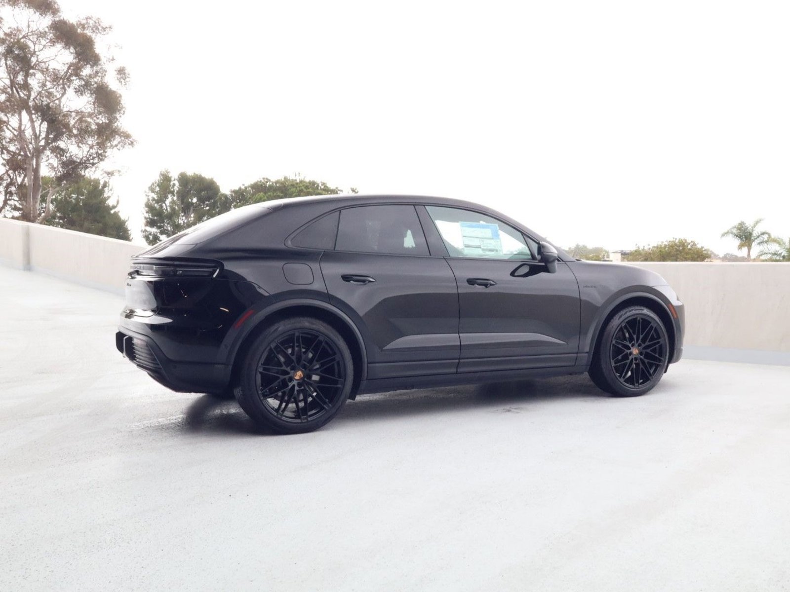 New 2026 Porsche Macan Electric RWD image 8