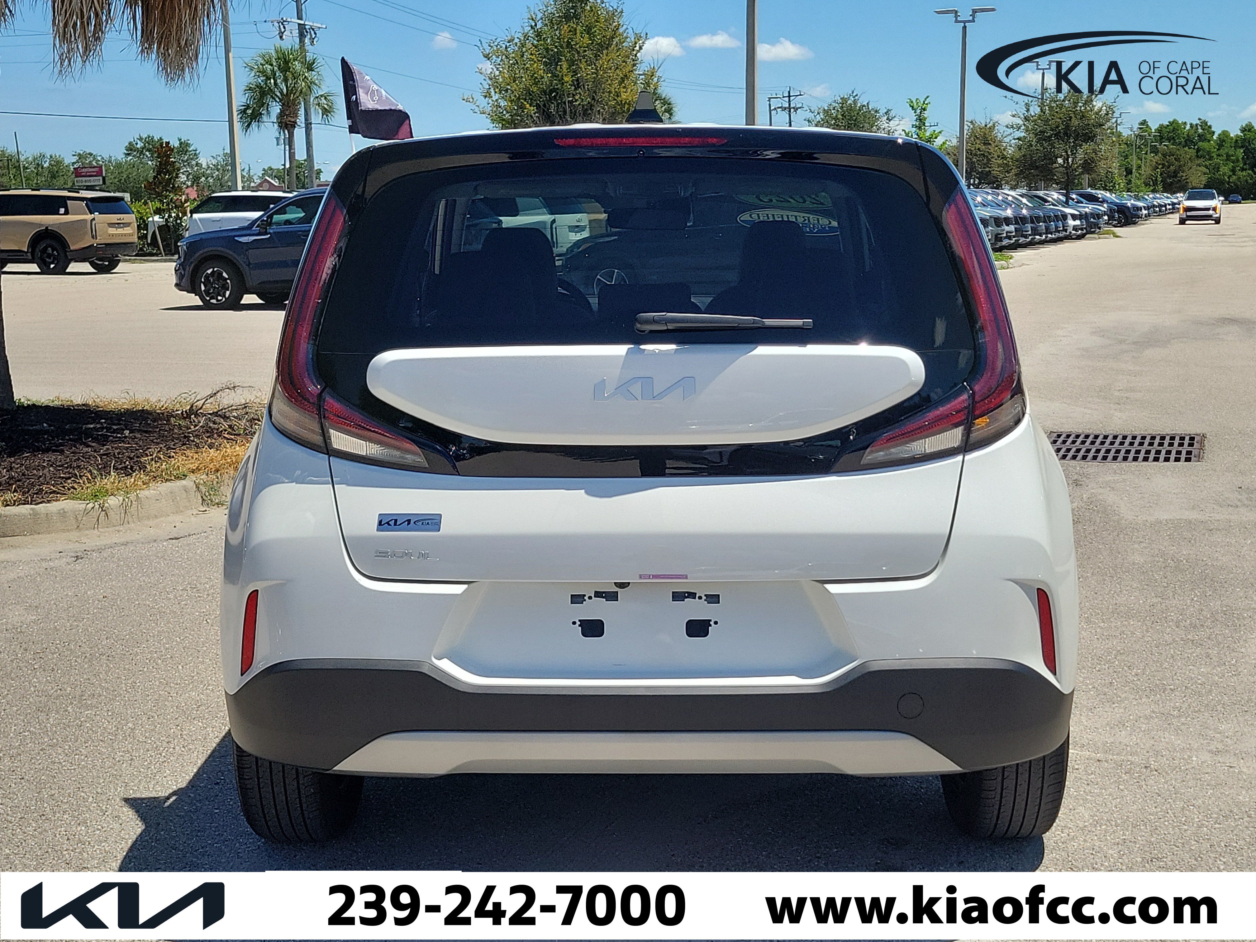 Used 2025 Kia Soul LX FWD image 5