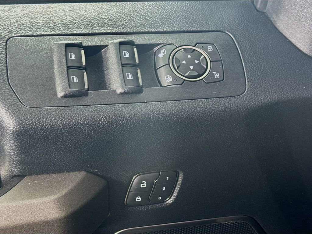 Used 2018 Ford F150 Raptor w/ Equipment Group 802A Luxury AWD/4WD image 18
