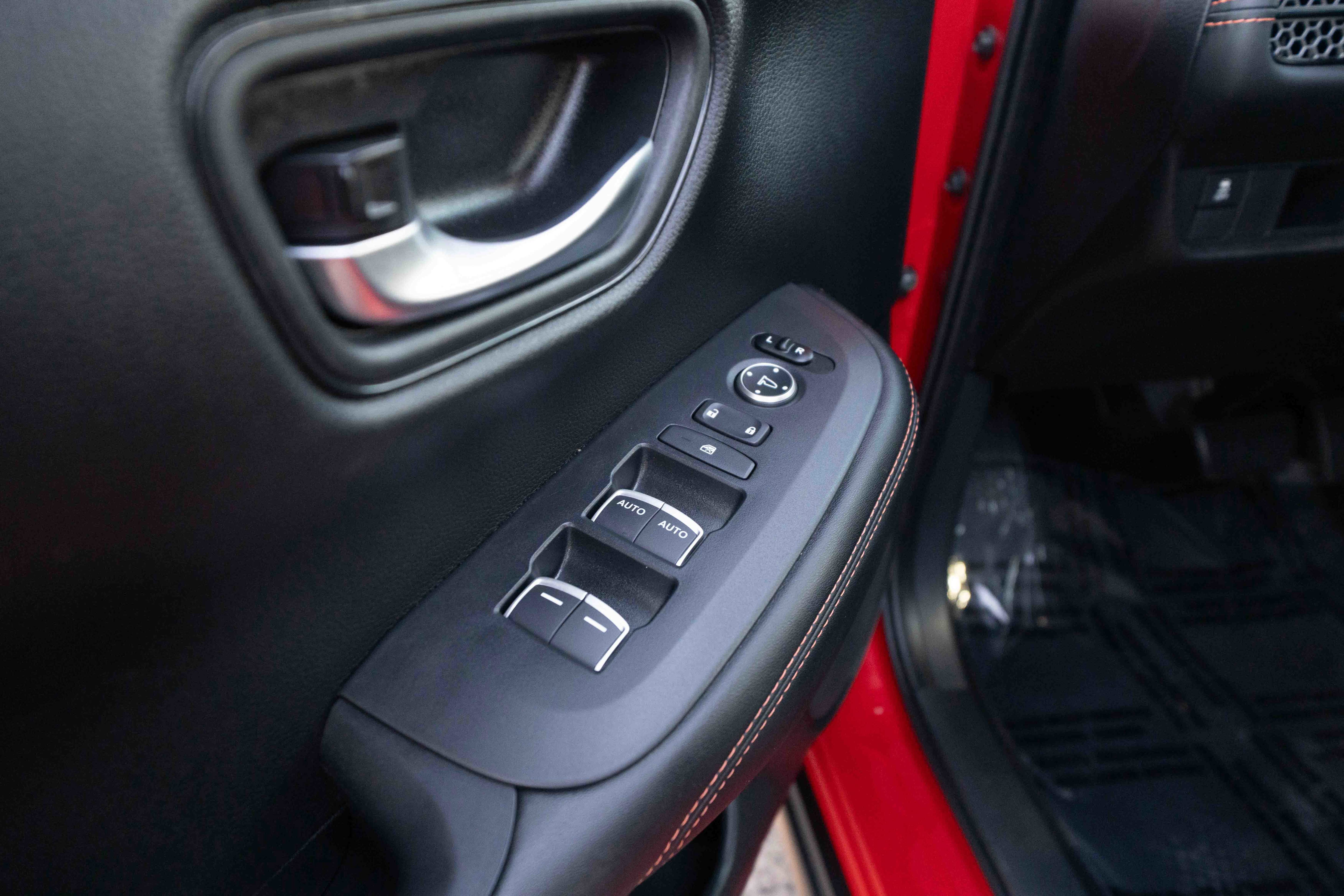 Used 2025 Honda HR-V Sport image 7