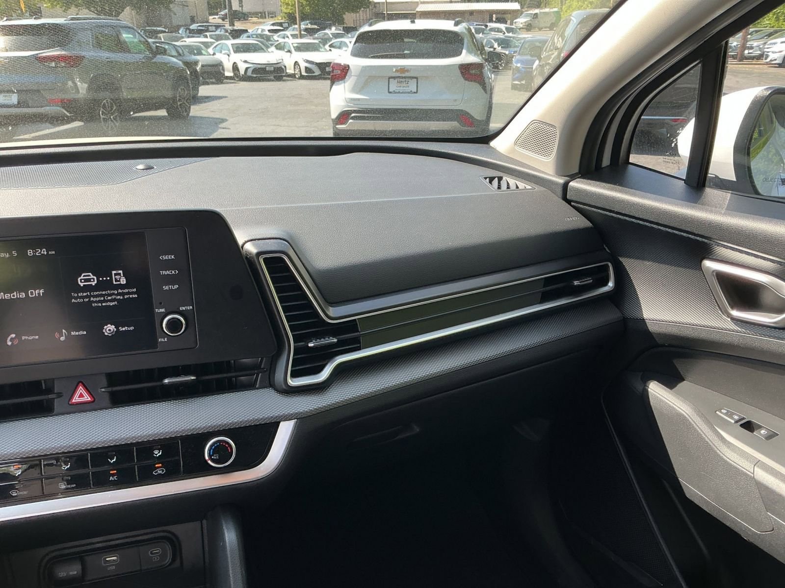 Used 2025 Kia Sportage LX FWD image 30