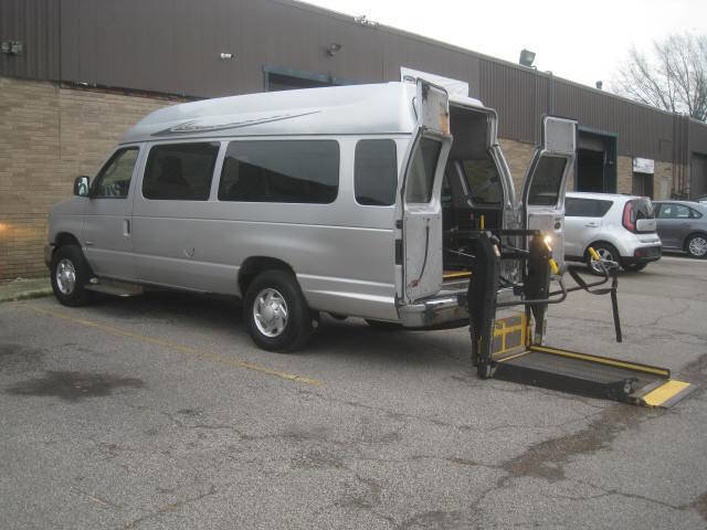 Used 2013 Ford E-350 and Econoline 350 Extended Super Duty w/ PWR Group image 1