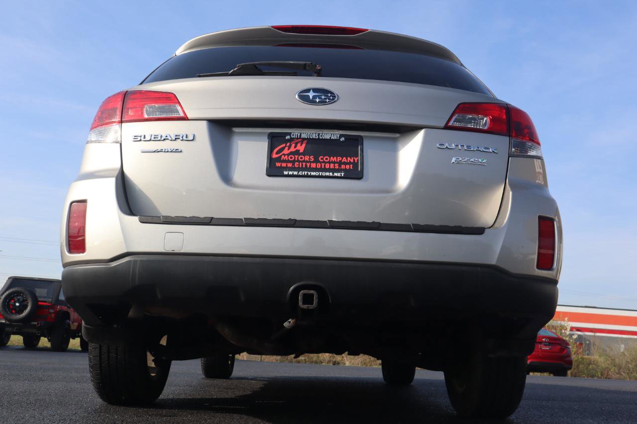 Used 2014 Subaru Outback 2.5i Premium image 9