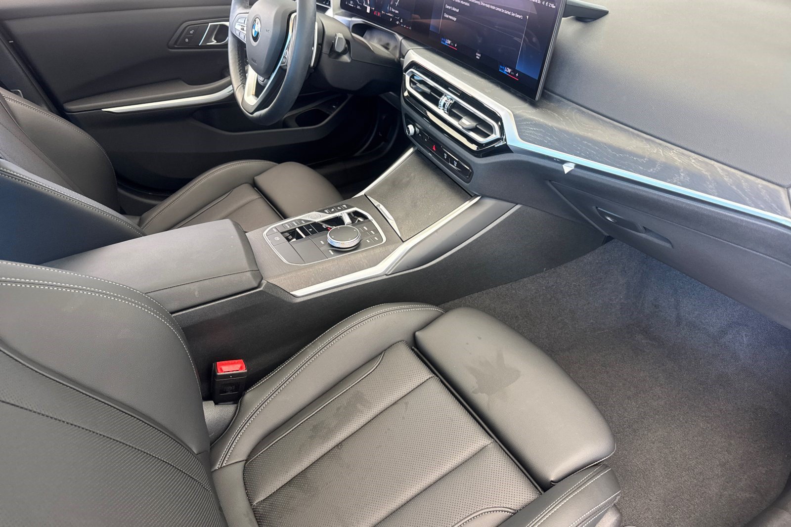 Certified 2024 BMW 330i xDrive Sedan w/ Premium Package AWD/4WD image 33