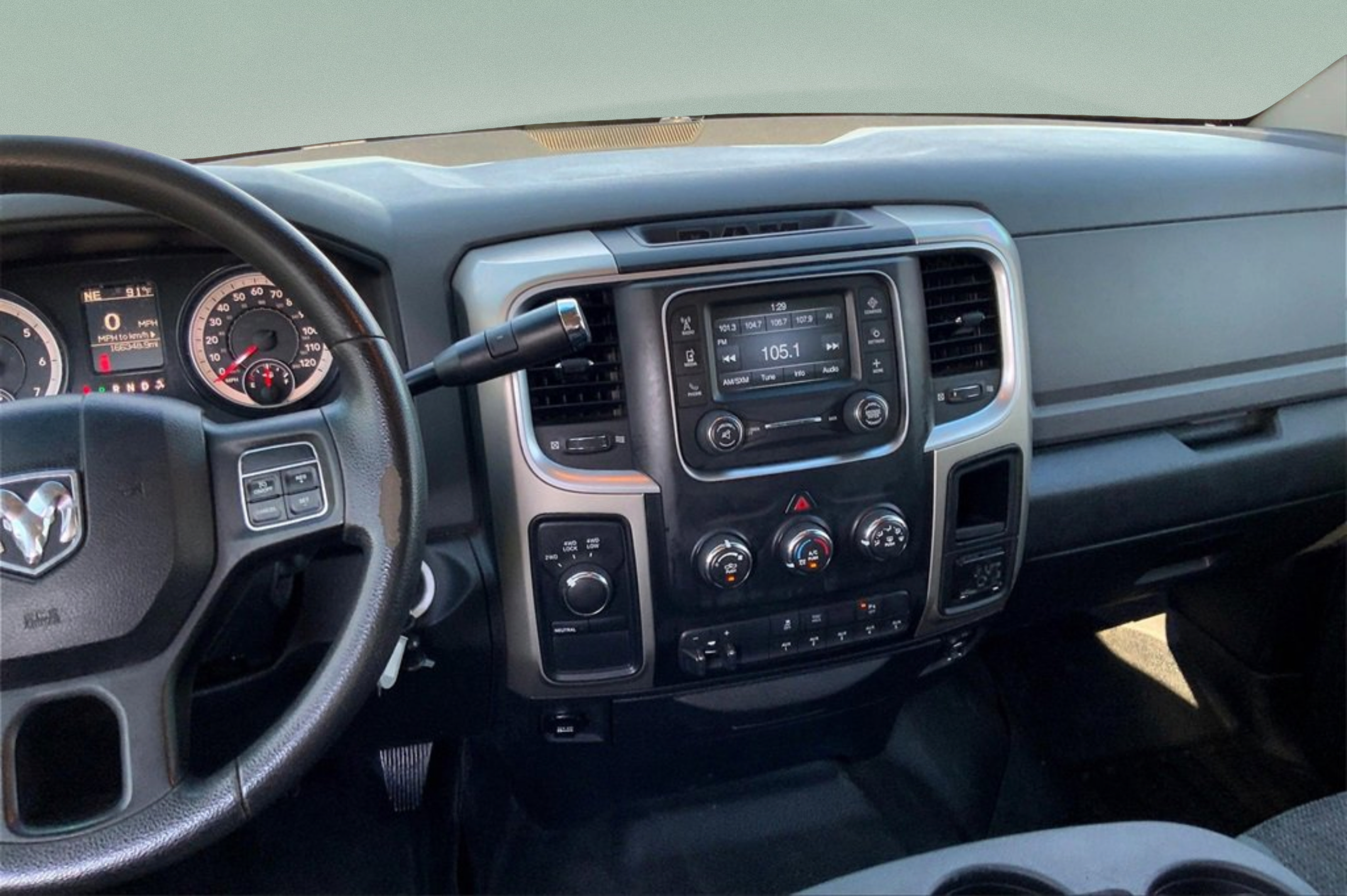 Used 2014 RAM 2500 SLT w/ Protection Group AWD/4WD image 9