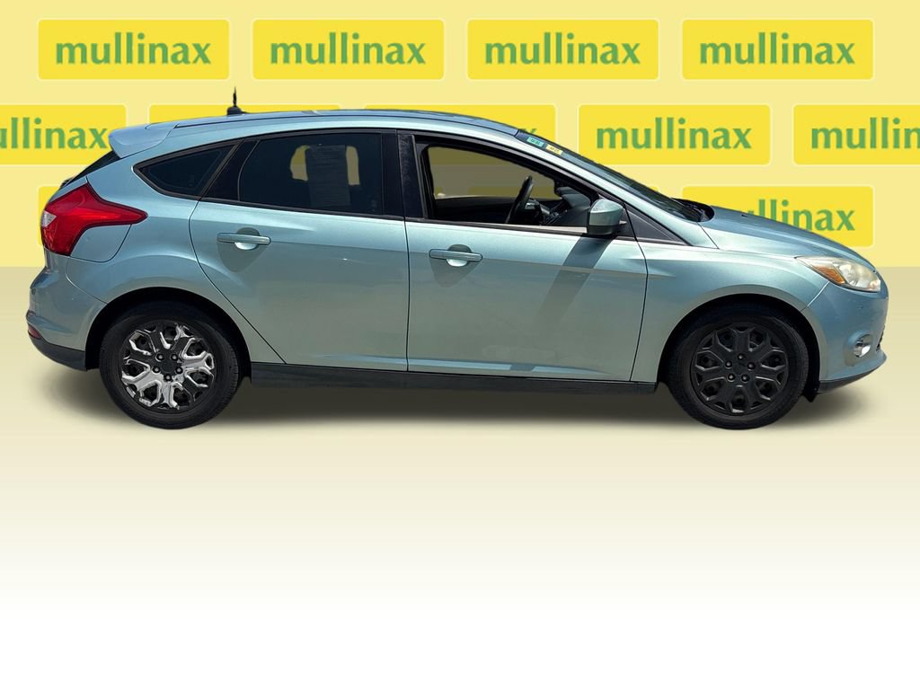 Used 2012 Ford Focus SE FWD image 2