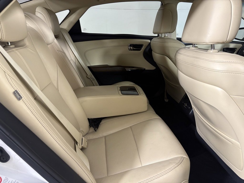 Used 2015 Toyota Avalon Limited image 16