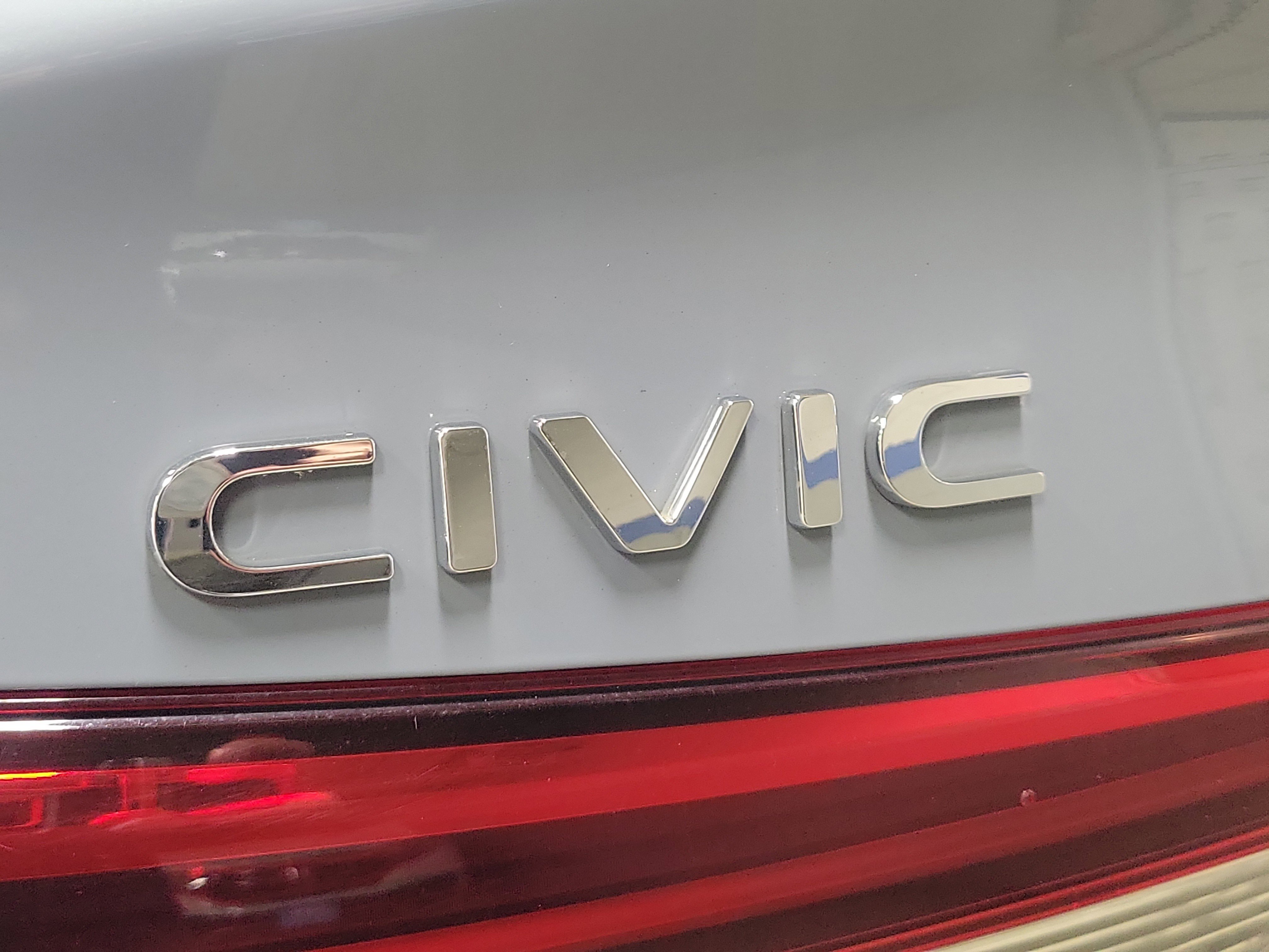 Used 2022 Honda Civic Touring image 8