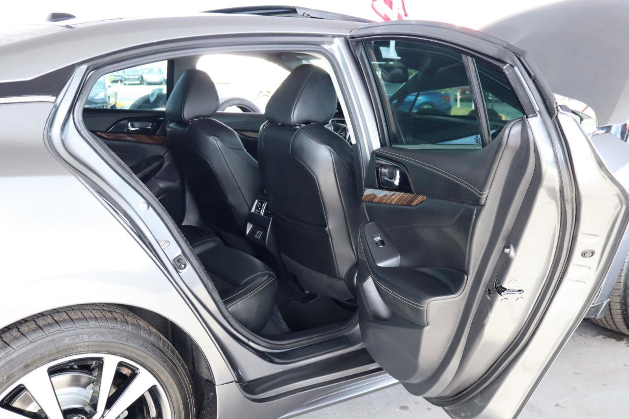 Used 2018 Nissan Maxima Platinum FWD image 35