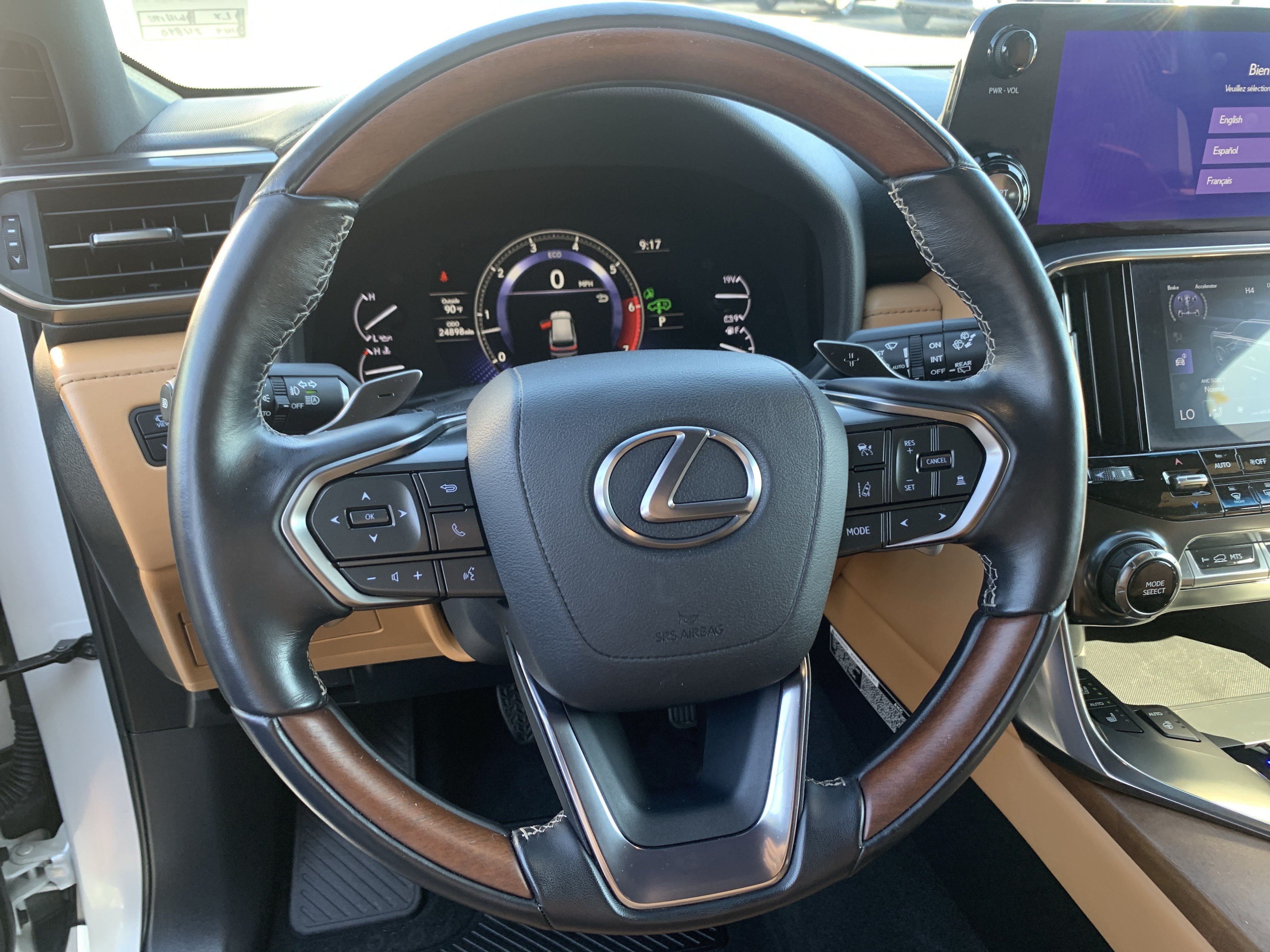 Used 2023 Lexus LX 600 4WD w/ Luxury Package image 18