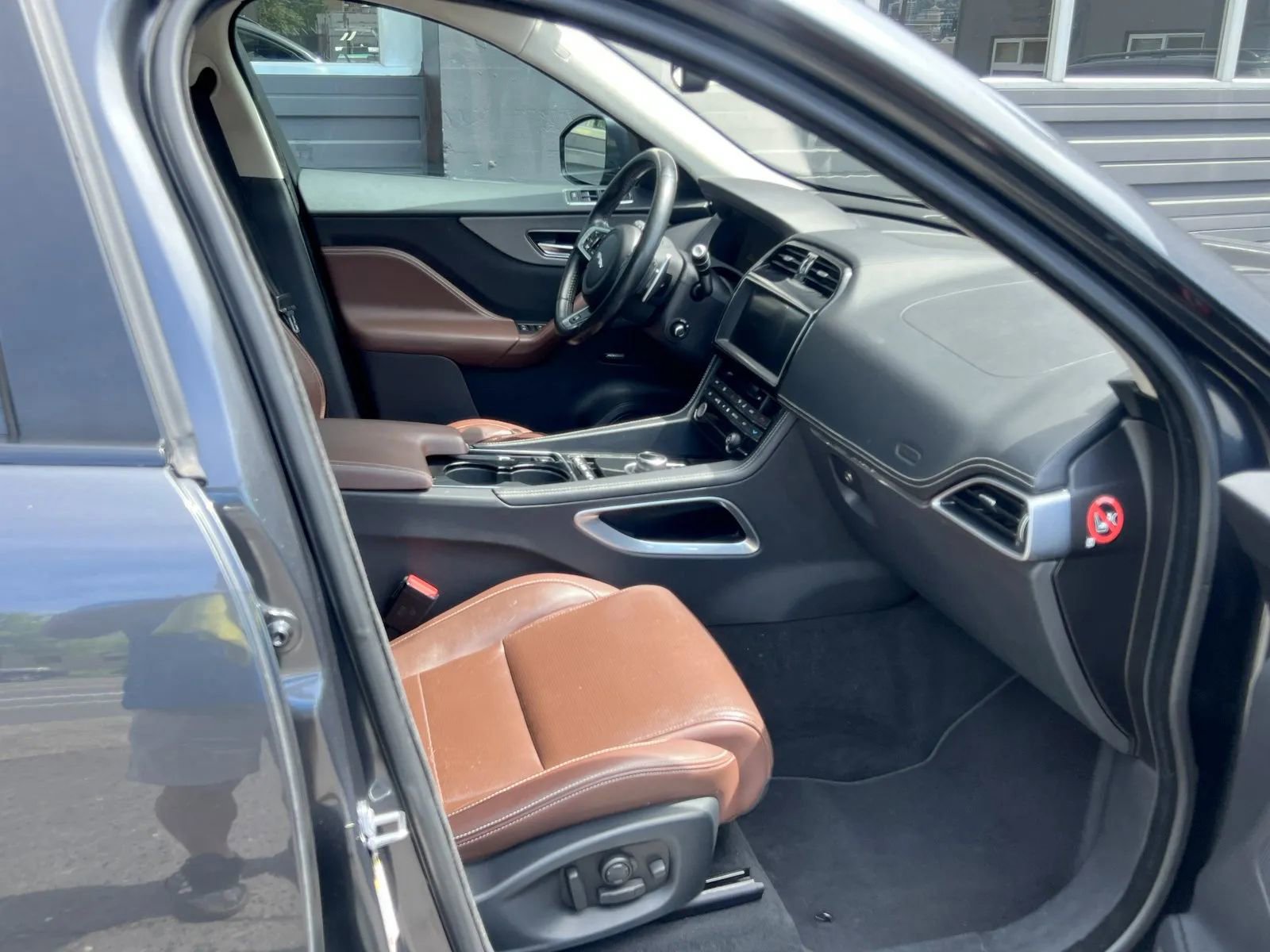 Used 2017 Jaguar F-PACE S AWD/4WD image 14