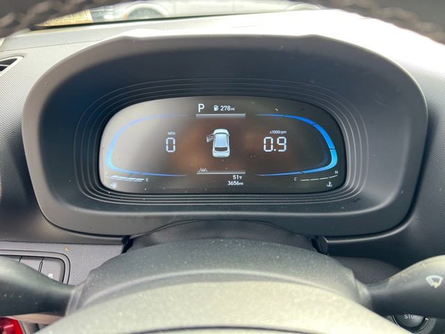 Certified 2025 Hyundai Venue SEL image 17