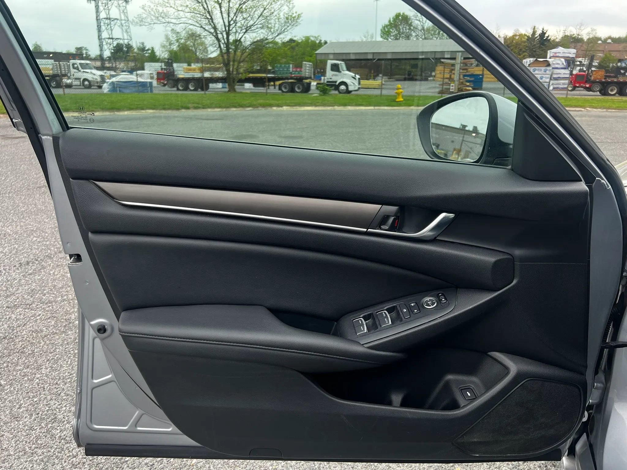 Used 2019 Honda Accord LX image 19