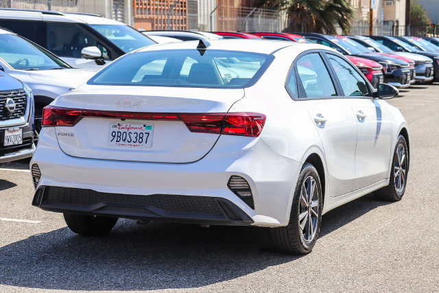 Used 2022 Kia Forte LXS w/ LXS Technology Package FWD image 8