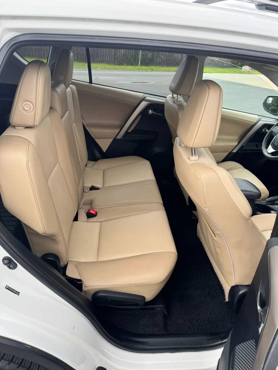 Used 2013 Toyota RAV4 Limited AWD/4WD image 38