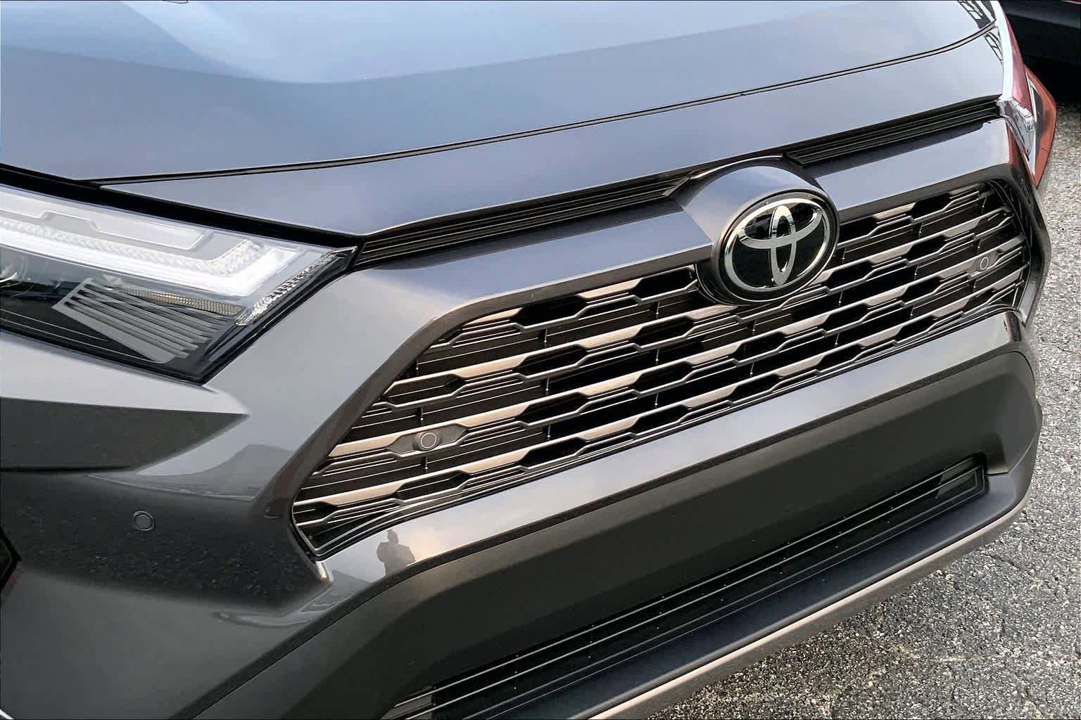 Used 2023 Toyota RAV4 Limited image 29