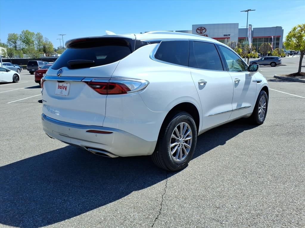 Used 2024 Buick Enclave Premium image 4