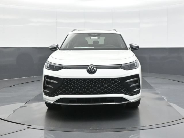 New 2026 Volkswagen Tiguan SE R-Line AWD/4WD image 2