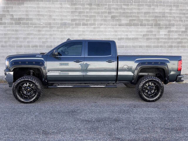 Used 2017 GMC Sierra 1500 SLE w/ Suspension Package, Off-Road AWD/4WD image 8