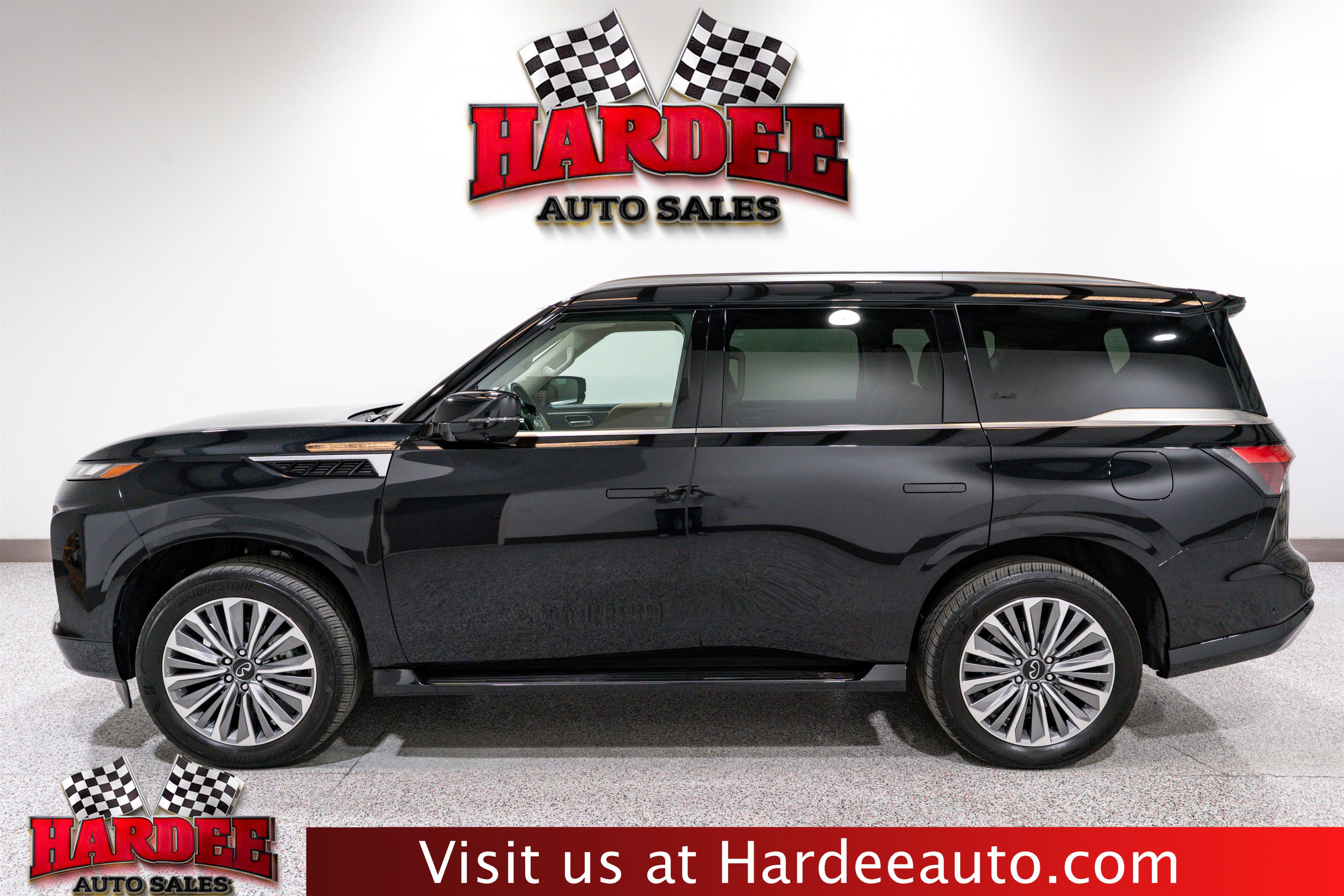 Used 2025 INFINITI QX80 Sensory image 1