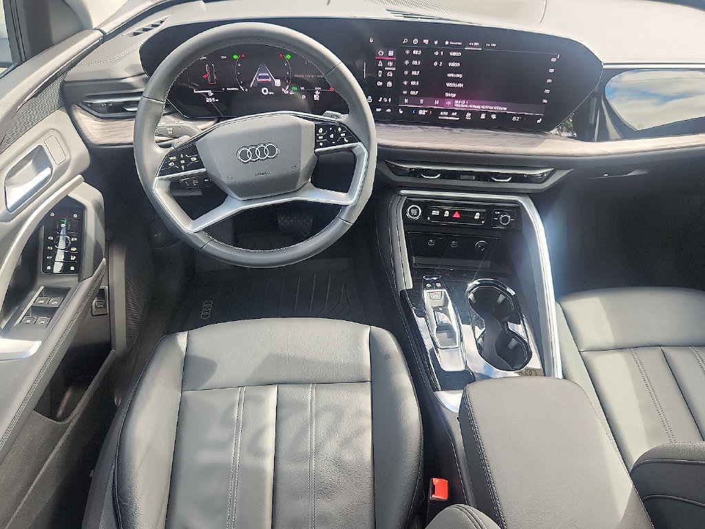 Certified 2025 Audi Q5 Premium w/ Convenience Package AWD/4WD image 4