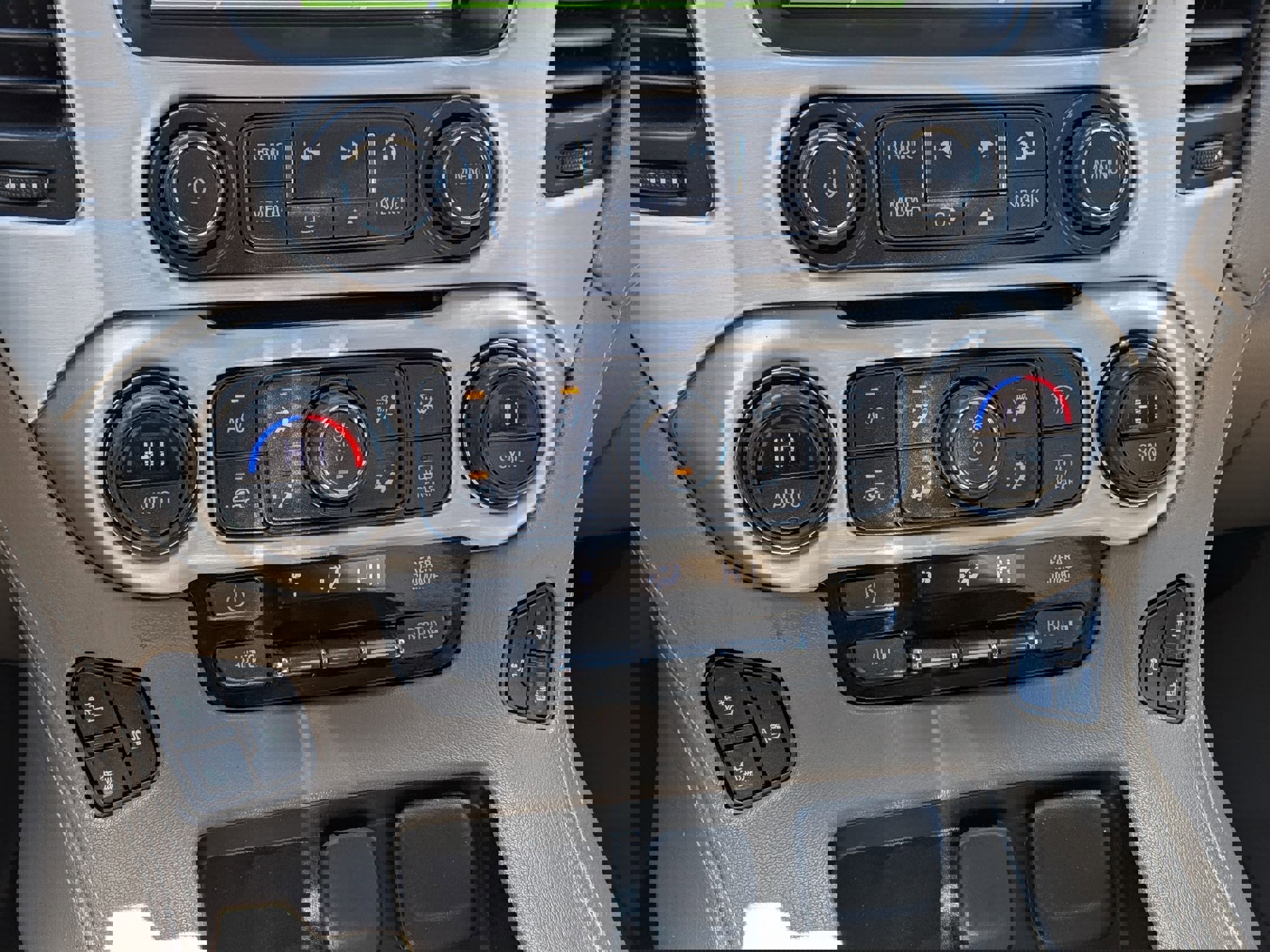 Used 2019 GMC Yukon SLT w/ Premium Edition image 27