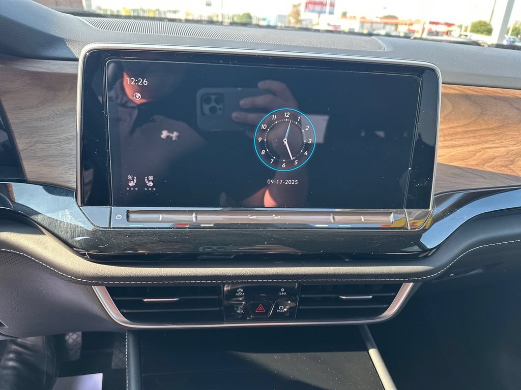Used 2024 Volkswagen Atlas SE FWD image 21