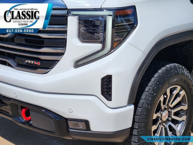 Used 2023 GMC Sierra 1500 AT4 w/ AT4 Premium Package AWD/4WD image 12