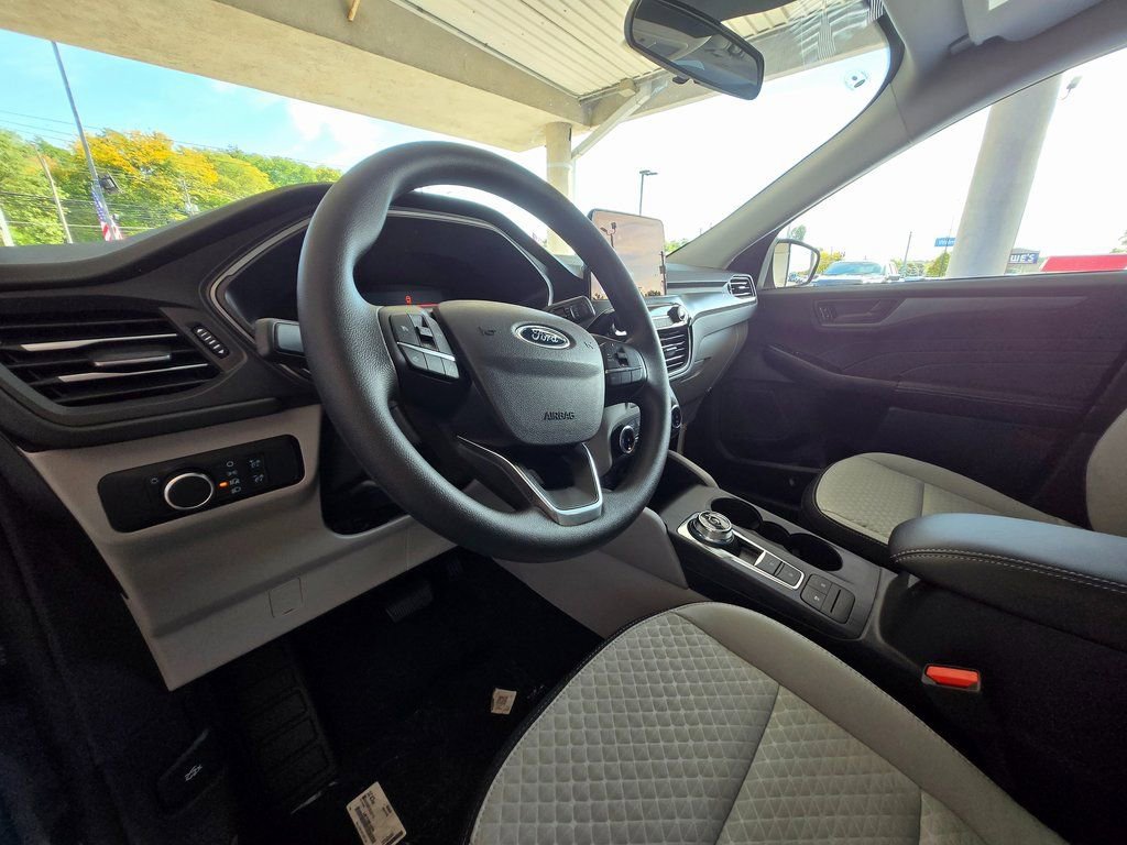 New 2025 Ford Escape Active image 10