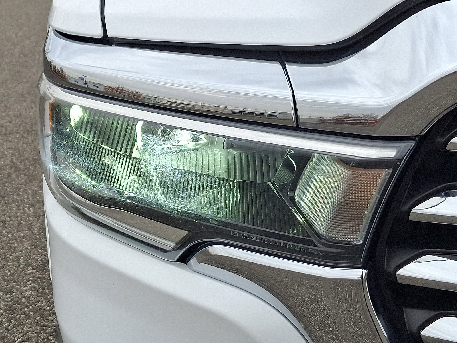 Used 2025 RAM 1500 Laramie image 9