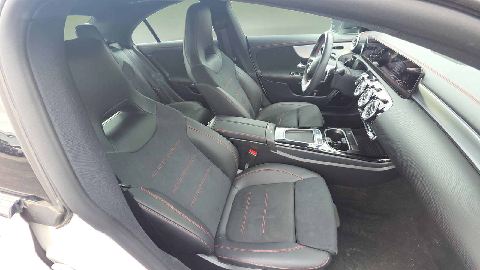 Used 2024 Mercedes-Benz CLA 250 4MATIC image 16