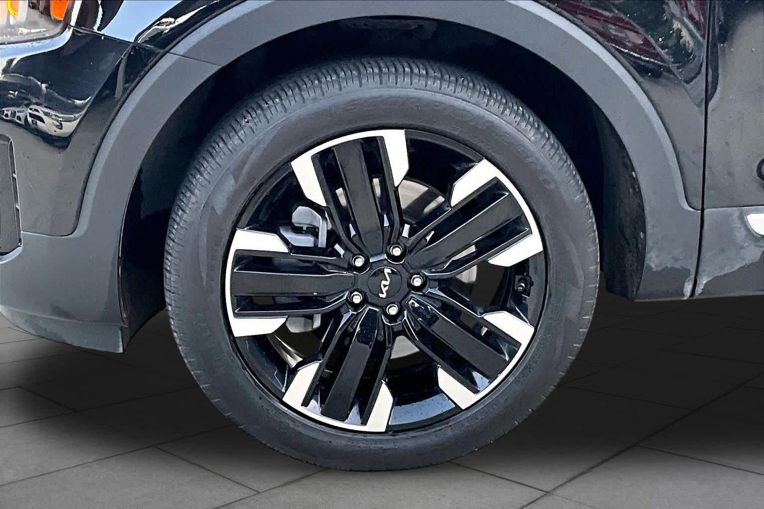 Used 2024 Kia Telluride SX FWD image 10